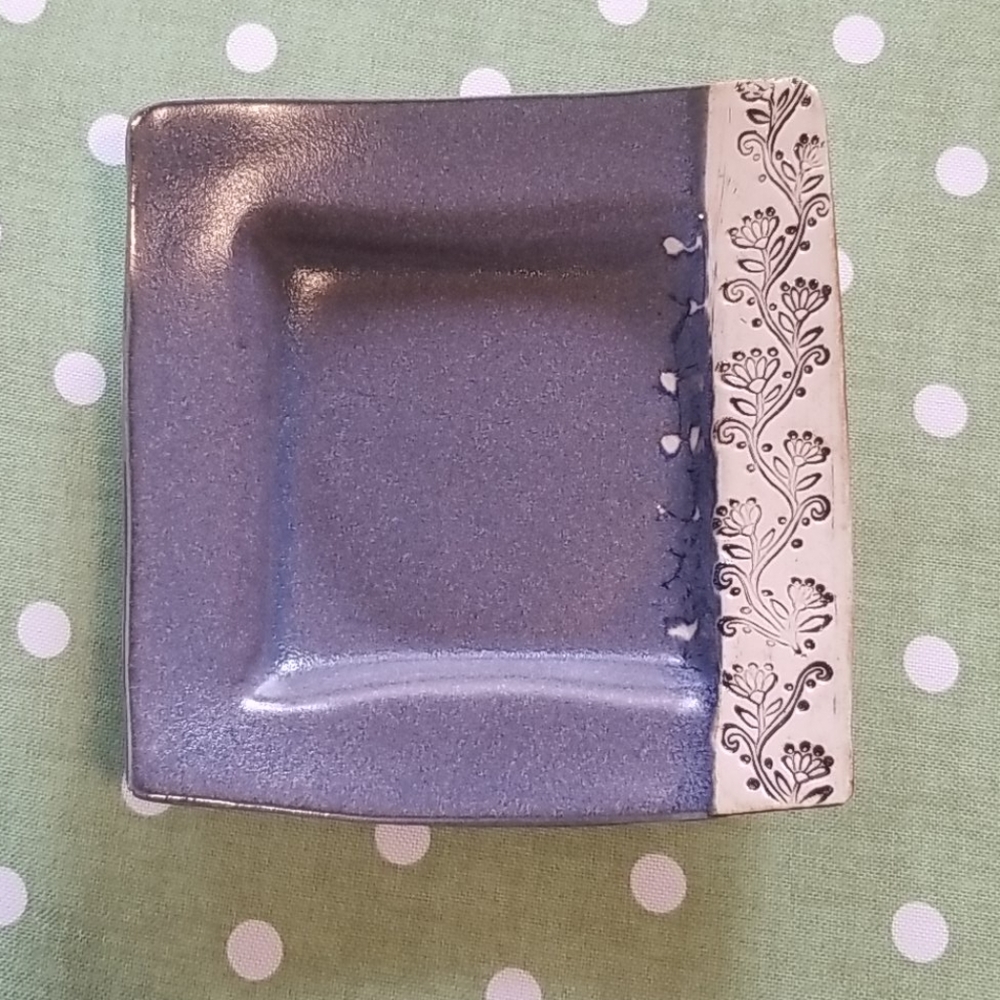 Ceramic trinket tray